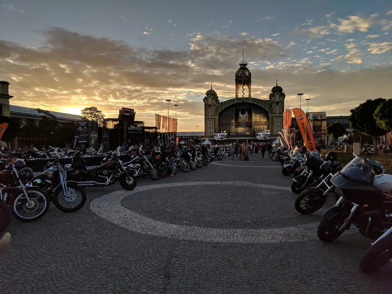 Vyvíjeli jsme informační systém a mobilní aplikace pro 115. výročí H-D